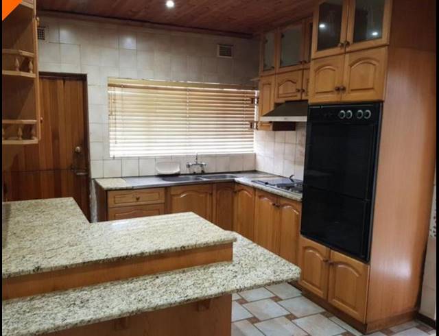 3 BEDROOM HOUSE FOR SALE IN RAISETHORPE